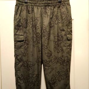 4 XL Pairs! GUC St. John's Bay Capri's All 4 Pair for 1 price!